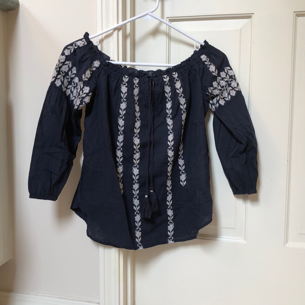 Off-Shoulder floral embroidered top